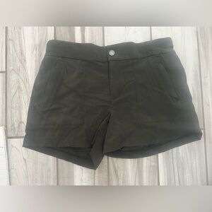 Athleta Women's Trekkie Shorts, Olive Green, 8